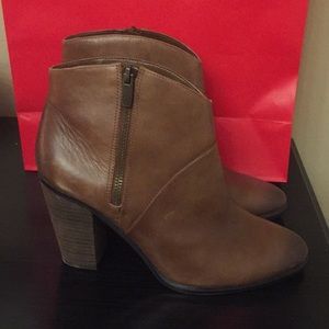 Flattering Leather Zip Up Ankle Bootie